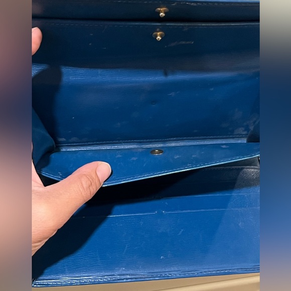 1990s Vintage Blue LV EPI wallet - Picture 4 of 8